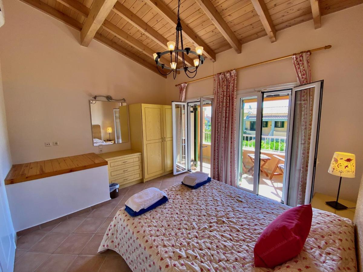 La Riviera Barbati Seaside Apartments & Villas Exterior photo