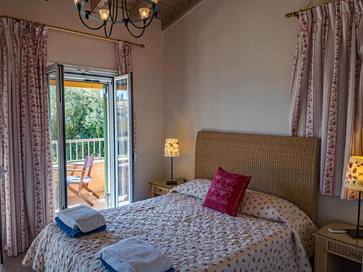 La Riviera Barbati Seaside Apartments & Villas Exterior photo